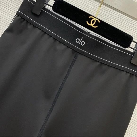 ALO Yoga Black Leggings with Gray Accents - Picture 6 of 8